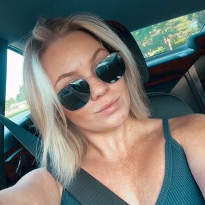 Meet your Posher, Haley